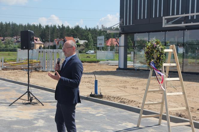 Ogromne centrum handlowe powstaje na Mazurach. Prace idą jak burza! [ZDJĘCIA]