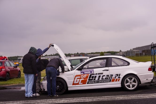 SkillZone Festiwal - motoryzacyjne emocje na lotnisku w Mielcu