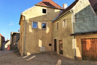 Kupili kamieniczkę przy rynku w Lubomierzu. Po pierwszych odwiedzinach o zachwycie nie było mowy - dzisiaj nie wyobrażają sobie mieszkania w innym miejscu