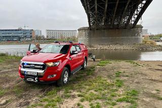 Tragedia na moście Poniatowskiego. Mężczyzna wpadł do Wisły. Trwa akcja ratunkowa