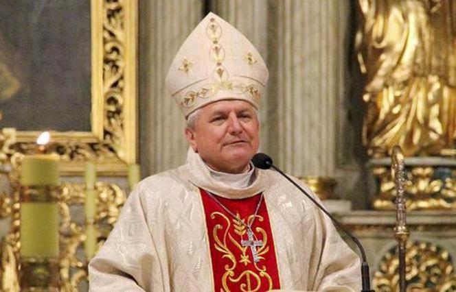Watykan BEZLITOSNY za tuszowanie pedofilii w kościele. Surowa kara dla biskupa Janiaka 