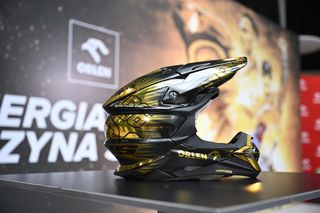 Bartosz Zmarzlik przekazał motocykl 11-letniemu Kubie