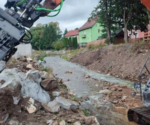 Stronie Śląskie - zabezpieczenie przeciwpowodziowe i naprawa uszkodzej tamy na potoku Morawka