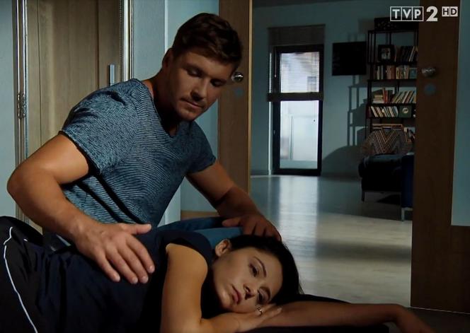 M jak miłość, odcinek 1479: Iza (Adriana Kalska), Marcin (Mikołaj Roznerski)