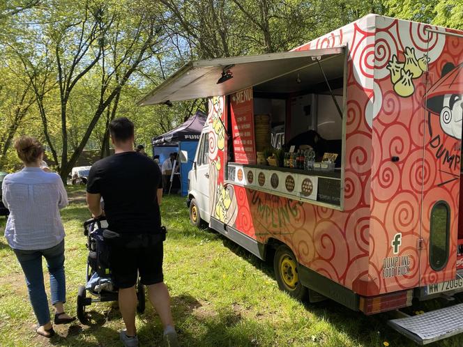 Festiwal Samków Food Trucków w Olsztynie 2024. Nad Ukielem można zjeść dania z całego świata [ZDJĘCIA]