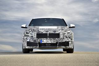 Nowe BMW serii 1 przedpremierowo bez kamuflażu! Wyciekły do sieci zdjęcia wersji M135i 