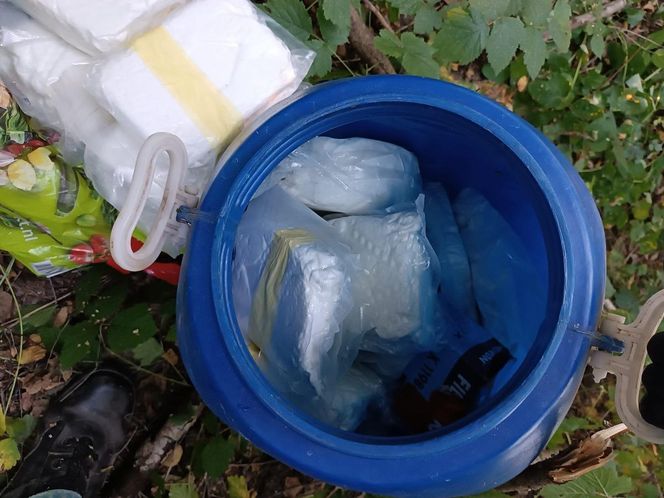 Powiat sokołowski: tymczasowy areszt dla 41-latka za posiadanie ponad 26 kg narkotyków