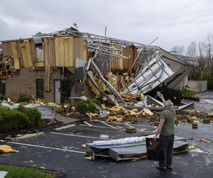 Tornada i burze zabijają na południu USA