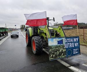 Rolnicy nie przepuścili chorego na serce dziennikarza przez blokadę