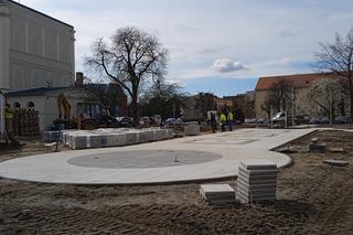 Modernizacja placu Słowiańskiego w Zielonej Górze. Jak przebiegają prace?