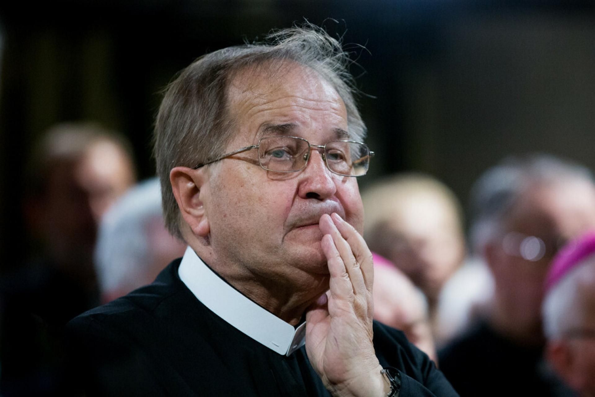 Burzliwe sceny w Rzeszowie. Ojciec Rydzyk ucieka przed TVN24.