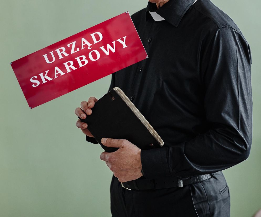 skarbówka zatrudnia księży 