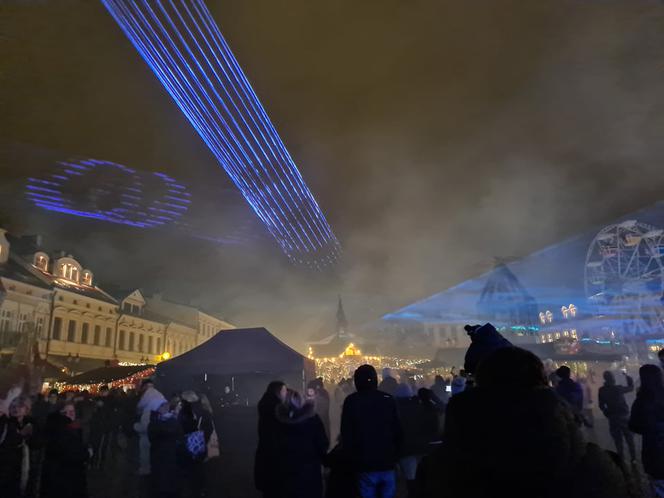 Rzeszów. Pokaz laserowy na Rynku [ZDJĘCIA]