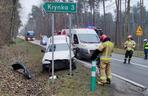 Wypadek na drodze krajowej. Zderzyły się ze sobą cztery pojazdy