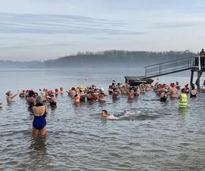 Sylwestrowe morsowanie na Pogorii w Dąbrowie Górniczej