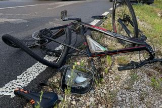 Osiny Górne: 70-letni rowerzysta zderzył się z samochodem