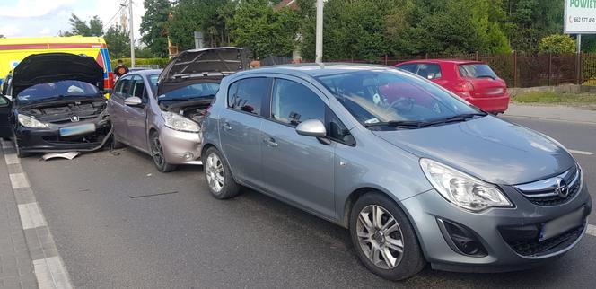 Potężna kraksa w Nowym Sączu. Zderzyły się cztery samochody i rower