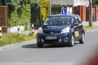 Allan zrobił prawko, będzie woził mamusię