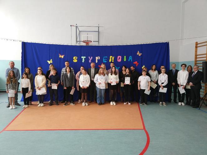 Najlepsi uczniowie z gminy Iława otrzymali stypendia naukowe