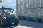 Protest rolników pod Zachodniopomorskim Urzędem Wojewódzkim w Szczecinie