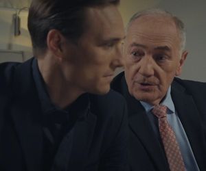 M jak miłość, odcinek 1884. Olek (Maurycy Popiel), Jerzy Argasiński (Karol Strasburger)