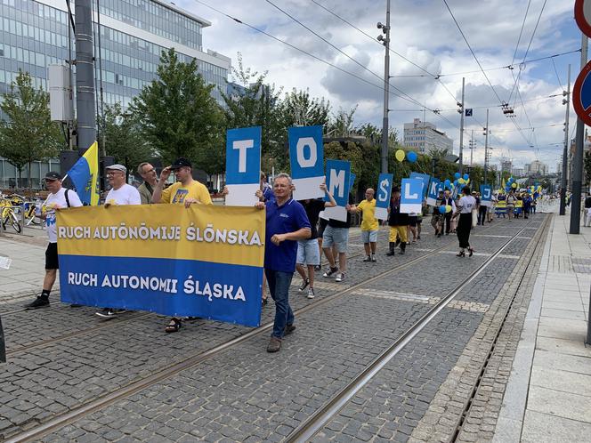 Marsz Autonomii Śląska przeszedł ulicami Katowic. "Hajmatu nie oddomy"