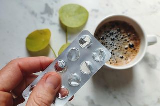 Czy można pić kawę podczas antybiotykoterapii?  Sprawdź potencjalne ryzyko