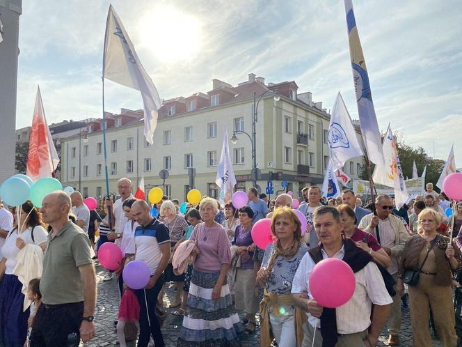 13. Marsz dla Życia i Rodziny zgromadził tłumy na ulicach Białegostoku [ZDJĘCIA]