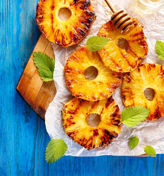 Ananas z grilla - przepis na słodko-kwaśną przekąskę