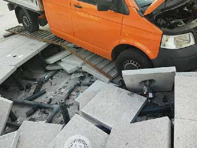 Rynek w Katowicach: Zapadły się płyty