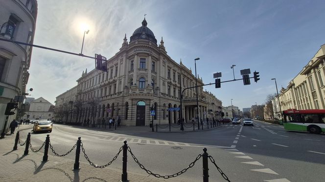 Ten gmach w Lublinie wniesiono w 1900 roku. Dziś znajduje się tu 4-gwiazdkowy Grand Hotel