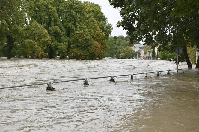 Powódź w Polsce. Sytuacja jest coraz trudniejsza