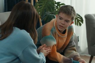 Barwy szczęścia odc. 3203 po wakacjach. Kasia (Katarzyna Glinka), Ksawery (Bartosz Gruchot)