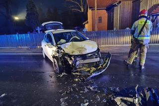 Zderzenie dwóch aut w Żołędowie pod Bydgoszczą [ZDJĘCIA]