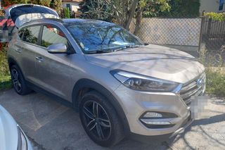 Policja odzyskuje skradzionego Hyundaia Tucson. Właściciel warsztatu z zarzutami