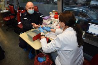 Policjanci oddawali krew