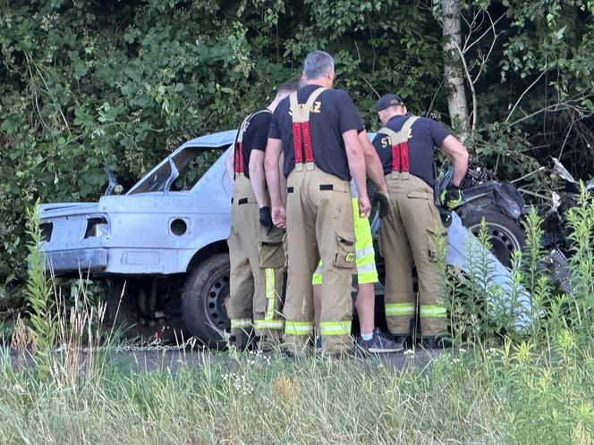 30-latek jechał gruzem BMW bez drzwi i okien. Zginął na miejscu