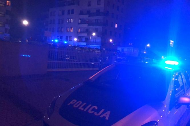 17-letni nożownik biegał z nożem po Gocławiu! Akcja policji i pogotowia