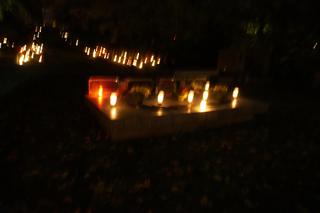 Cmentarz na poznańskiej Cytadeli nocą