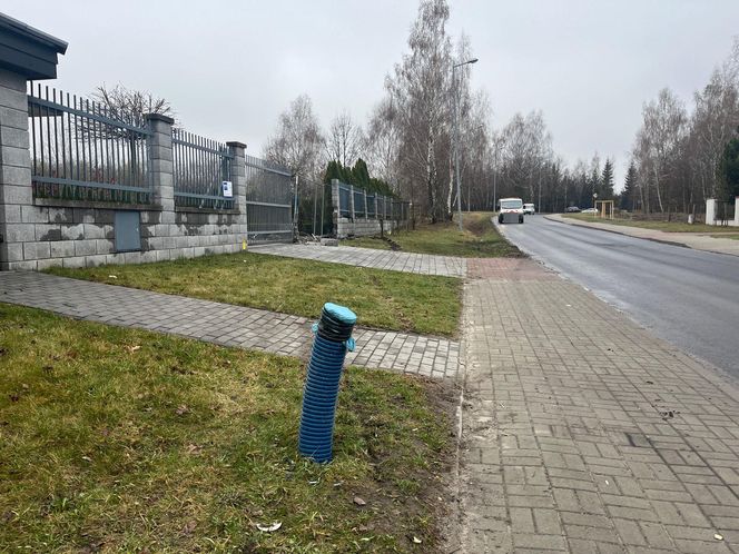 Tragiczny wypadek w Chełmie. Dwóch 18-latków nie żyje. Znicze na miejscu tragedii