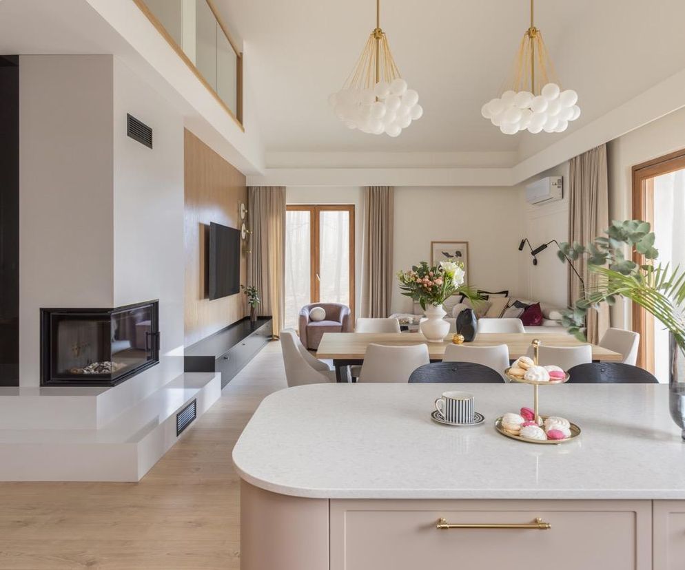 Tym domem zawładnął jeden kolor! Ostatnio jest niezwykle modny!