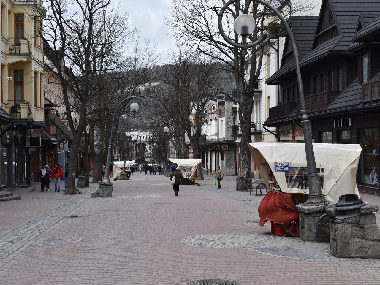 Zakopane zamknięte przed koronawirusem. Nie działają galerie, muzea, urzędy 
