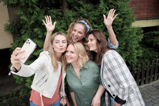 Przyjaciółki sezon 16: Anka (Magdalena Stużyńska), Inga (Małgorzata Socha), Patrycja (Joanna Liszowska), Zuza (Anita Sokołowska) 