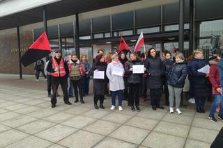 Pracownicy UMK w Toruniu domagają się podwyżek! Inni dostali w tysiącach, a my nic