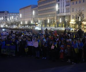 Manifestacja w trzecią rocznicę wybuchu wojny w Ukrainie