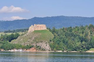 To najpiękniejsze jezioro w Małopolsce według AI. Pod jego wodami spoczywają zalane wsie