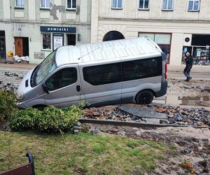 To nie sceny z filmu. W centrum Głuchołaz opadła woda. Tak wygląda miasto po powodzi [GALERIA]