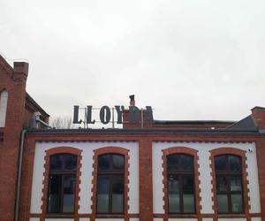 Zabytkowa Fabryka Lloyda w Bydgoszczy doszczętnie spłonęła. Z ogniem walczyło 40 strażaków