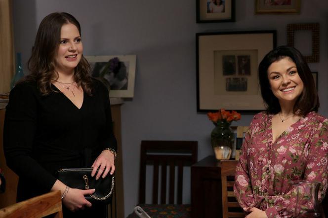 M jak miłość odc. 1500. Anita Laskowska (Melania Grzesiewicz), Kinga (Katarzyna Cichopek)