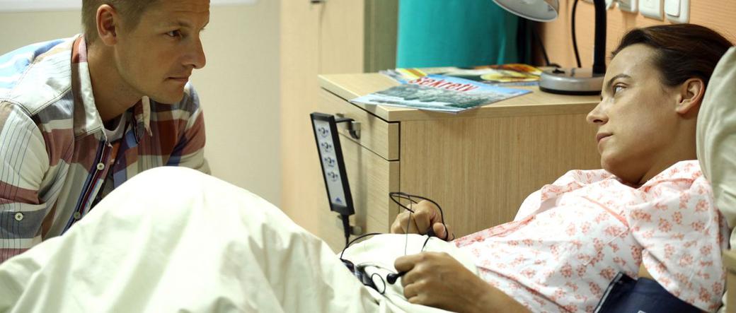 M jak miłość odc. 1030. Magda (Anna Mucha), Paweł (Rafał Mroczek)